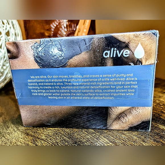 5/75$ DEW OF THE GODS Alive Icelandic Silica Detox Mask - Picture 7 of 8